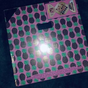 Tarte holiday Pallet